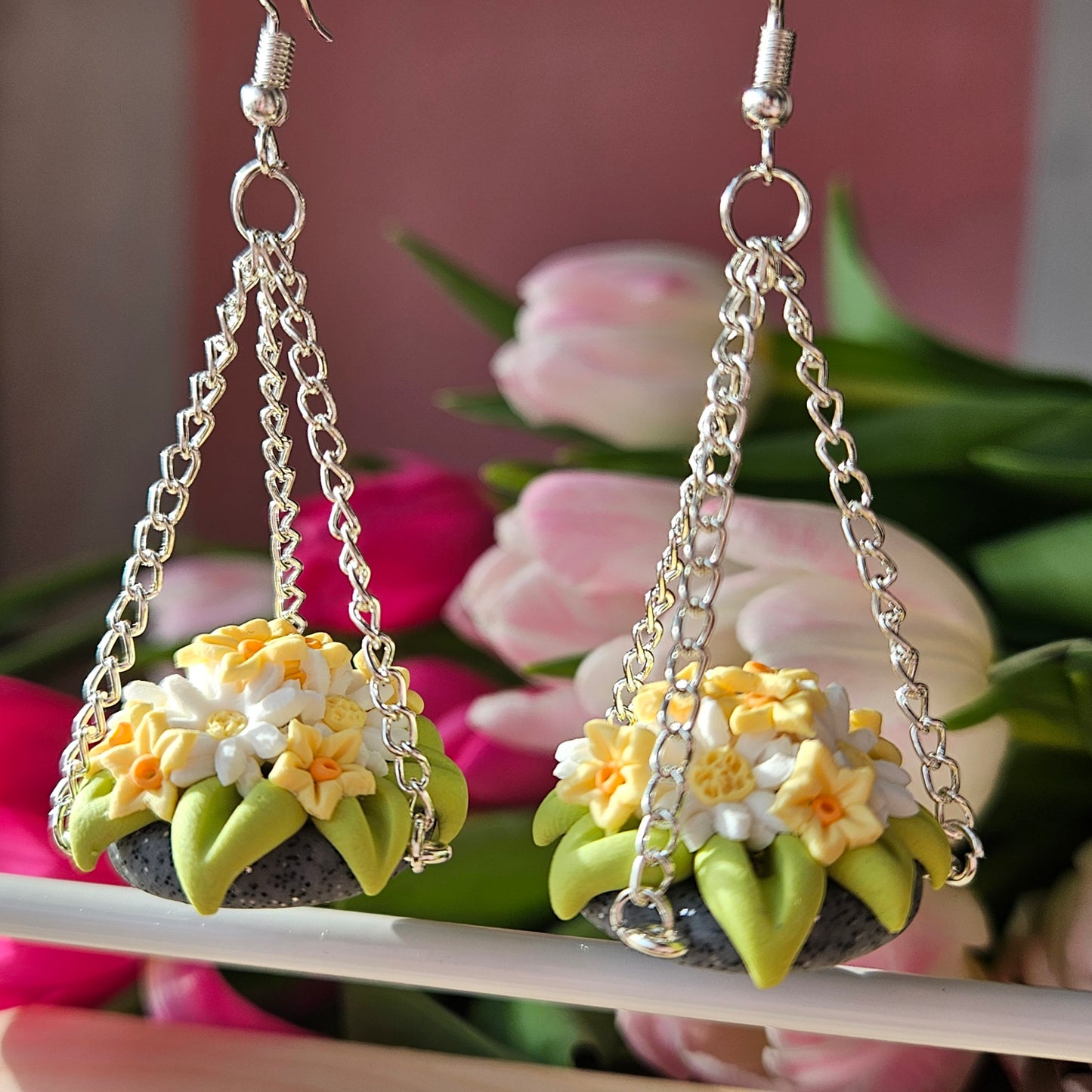 Daffodil & Daisy spring Hanging baskets