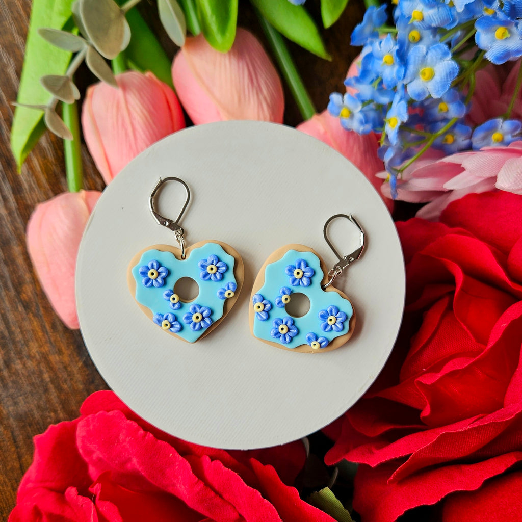 Forget-me-not cookie hearts