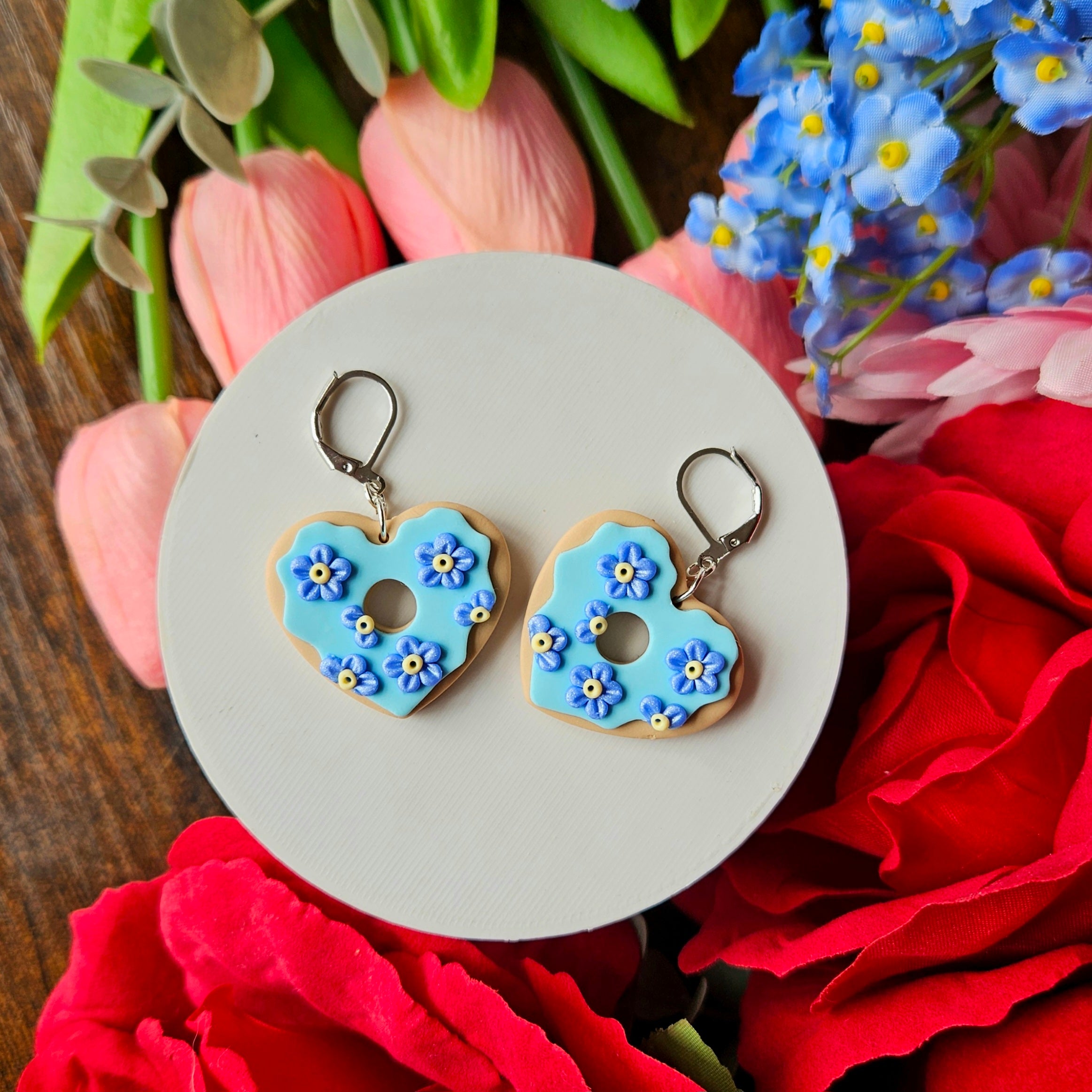 Forget-me-not cookie hearts