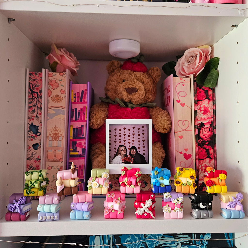 Sakura - Book stack/Photo Holder