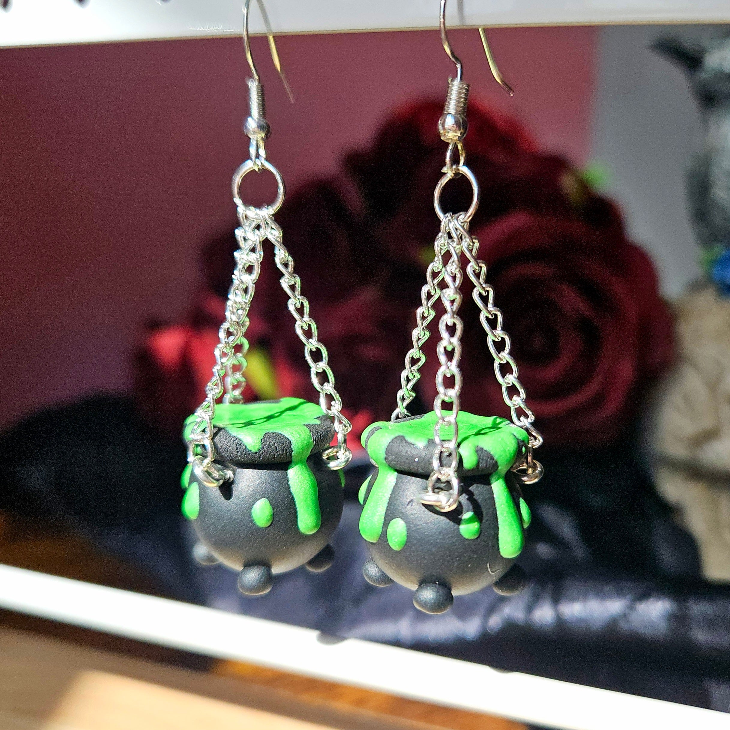 Hanging Cauldrons 2025