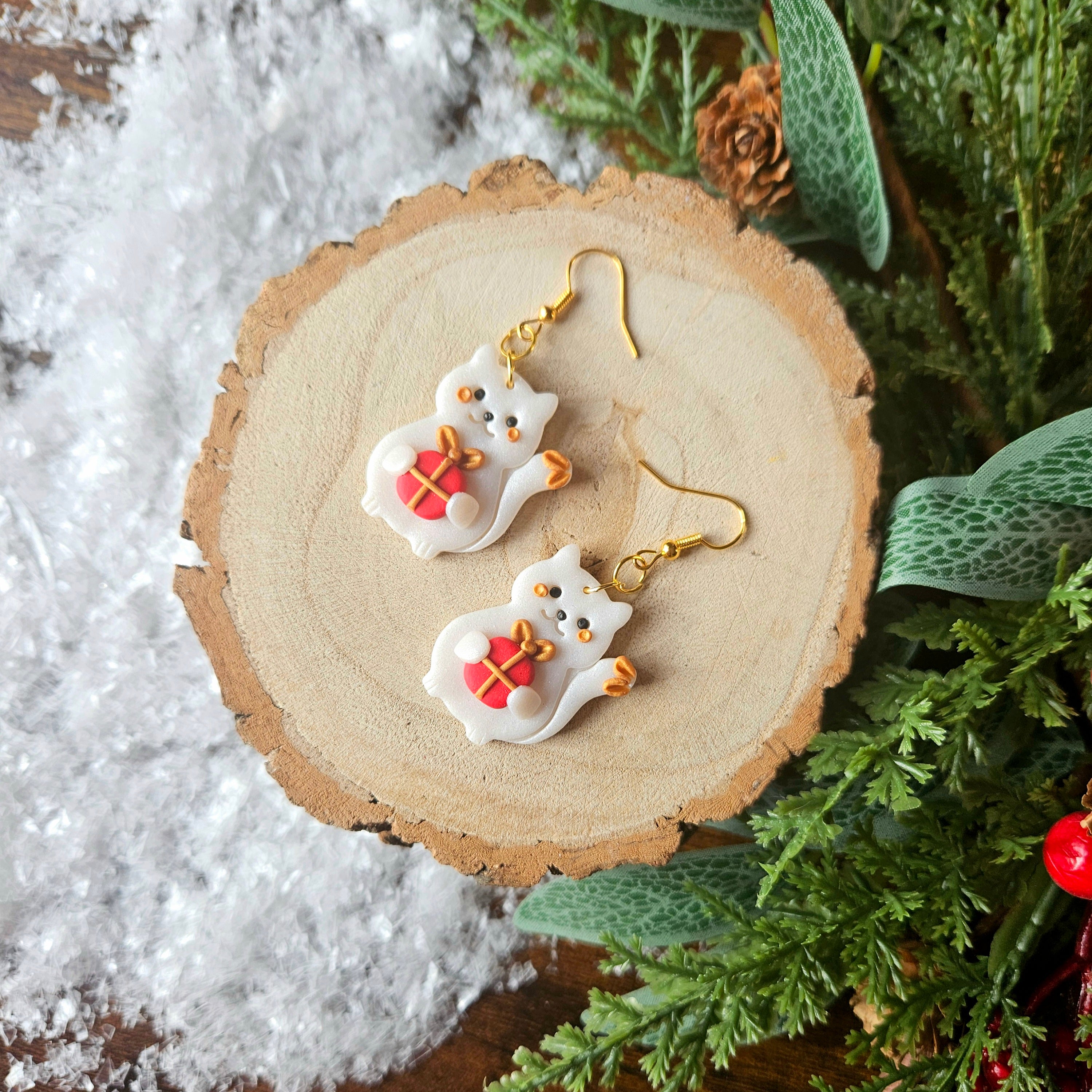 Christmas Gift Cat (Red)