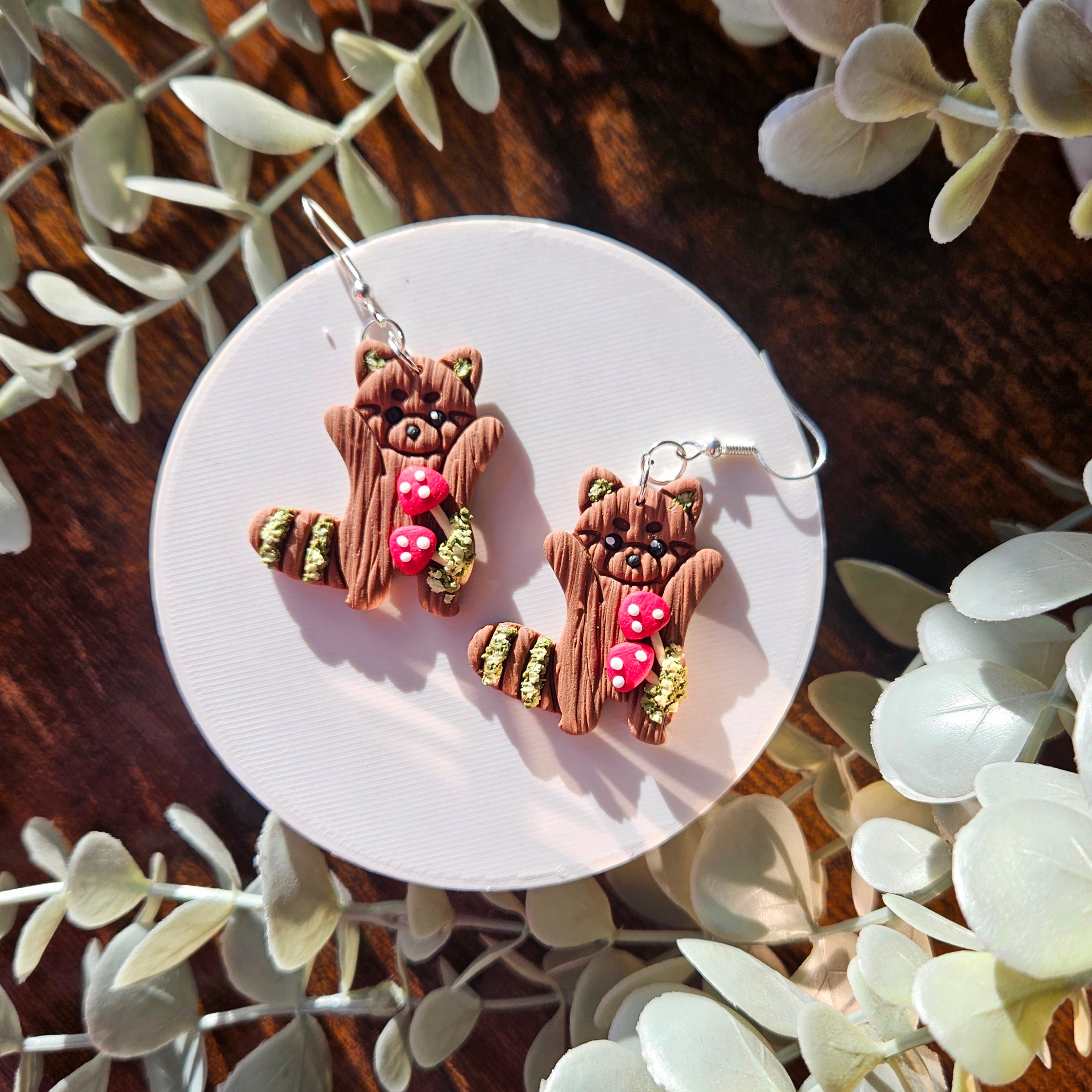 Mushroom Log Red Pandas & Capybaras