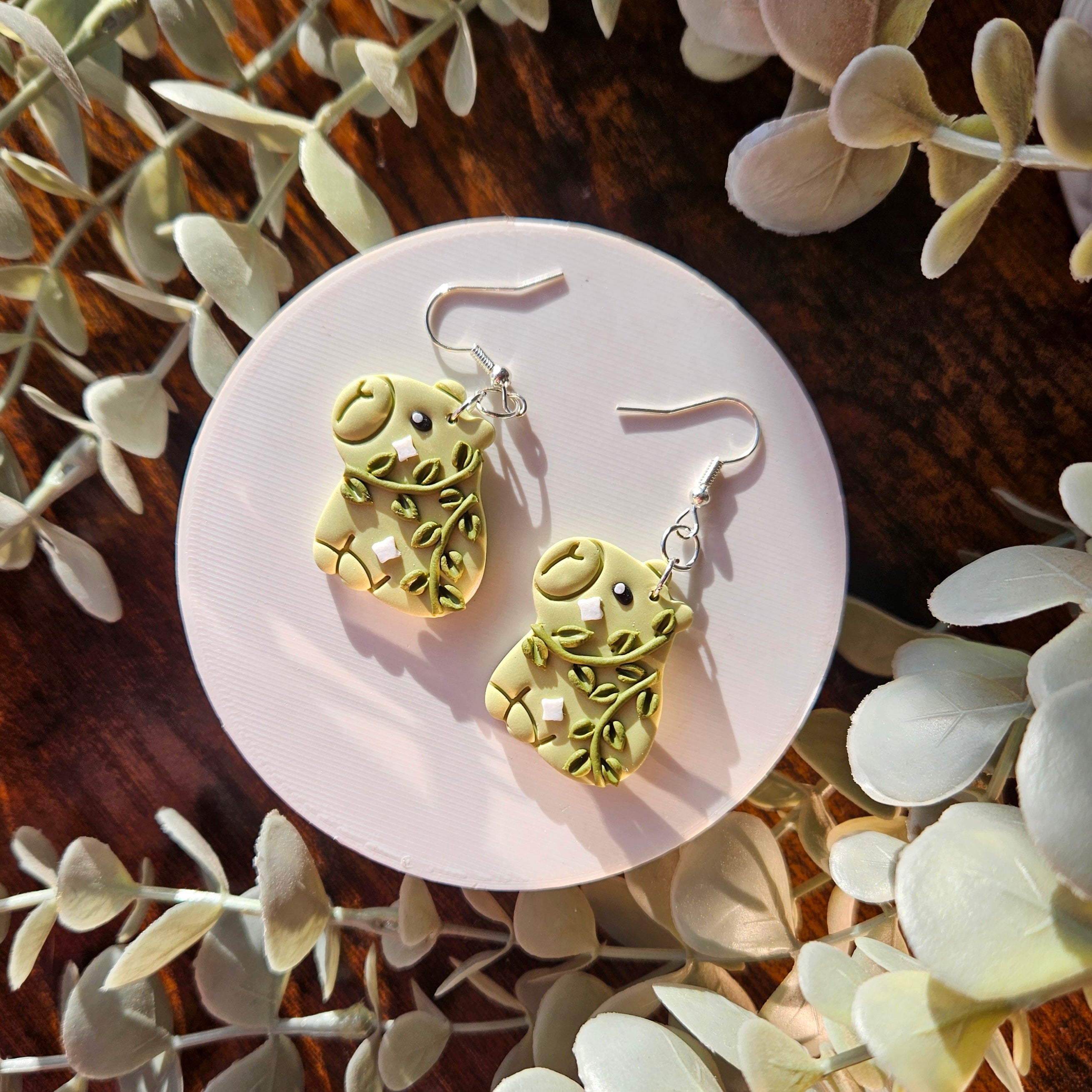 Green Vines Red Pandas & Capybaras