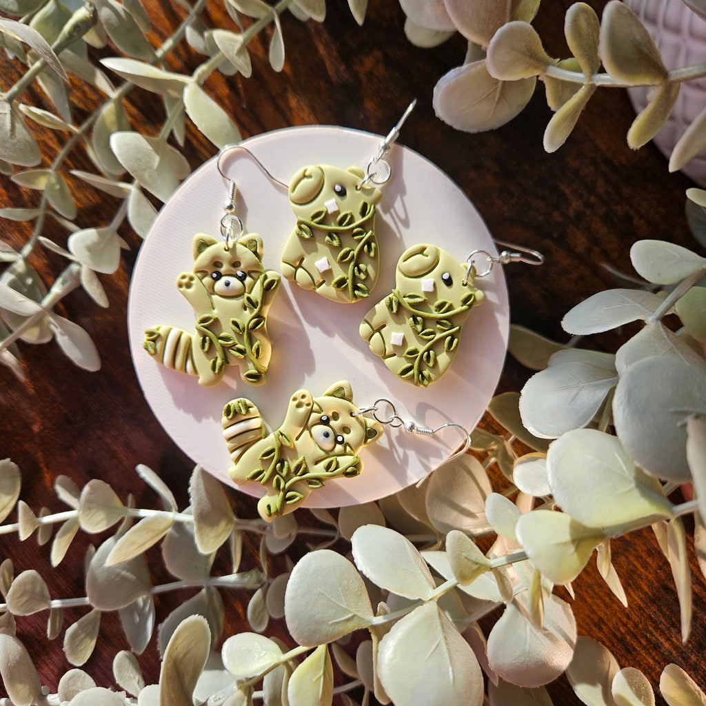 Green Vines Red Pandas & Capybaras