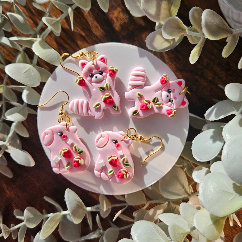 Strawberry Red Pandas & Capybaras