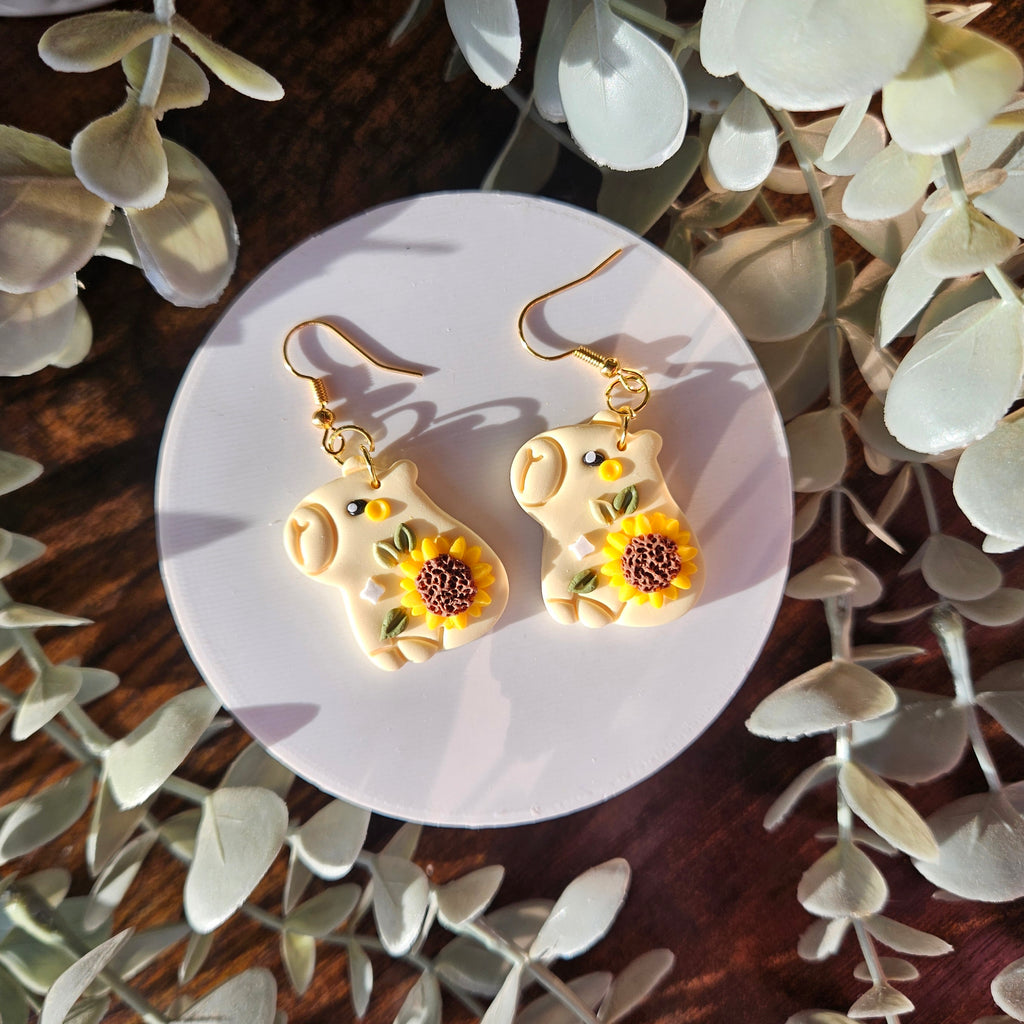 Sunflower Red Pandas & Capybaras