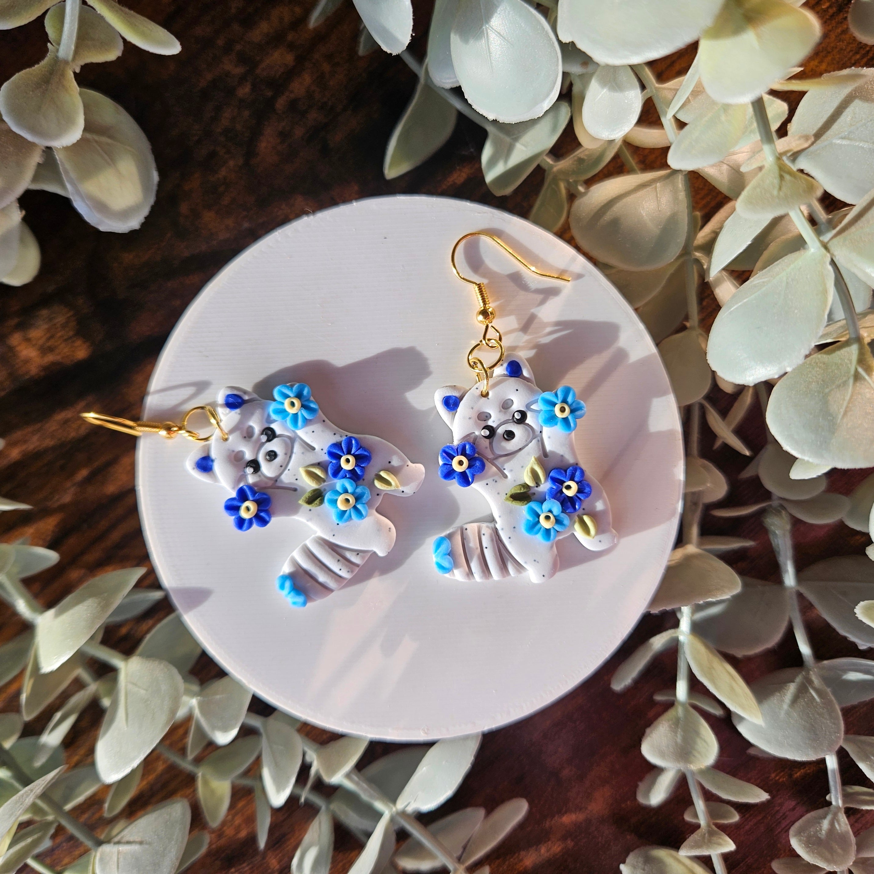 Forget-me-not Red Pandas & Capybaras