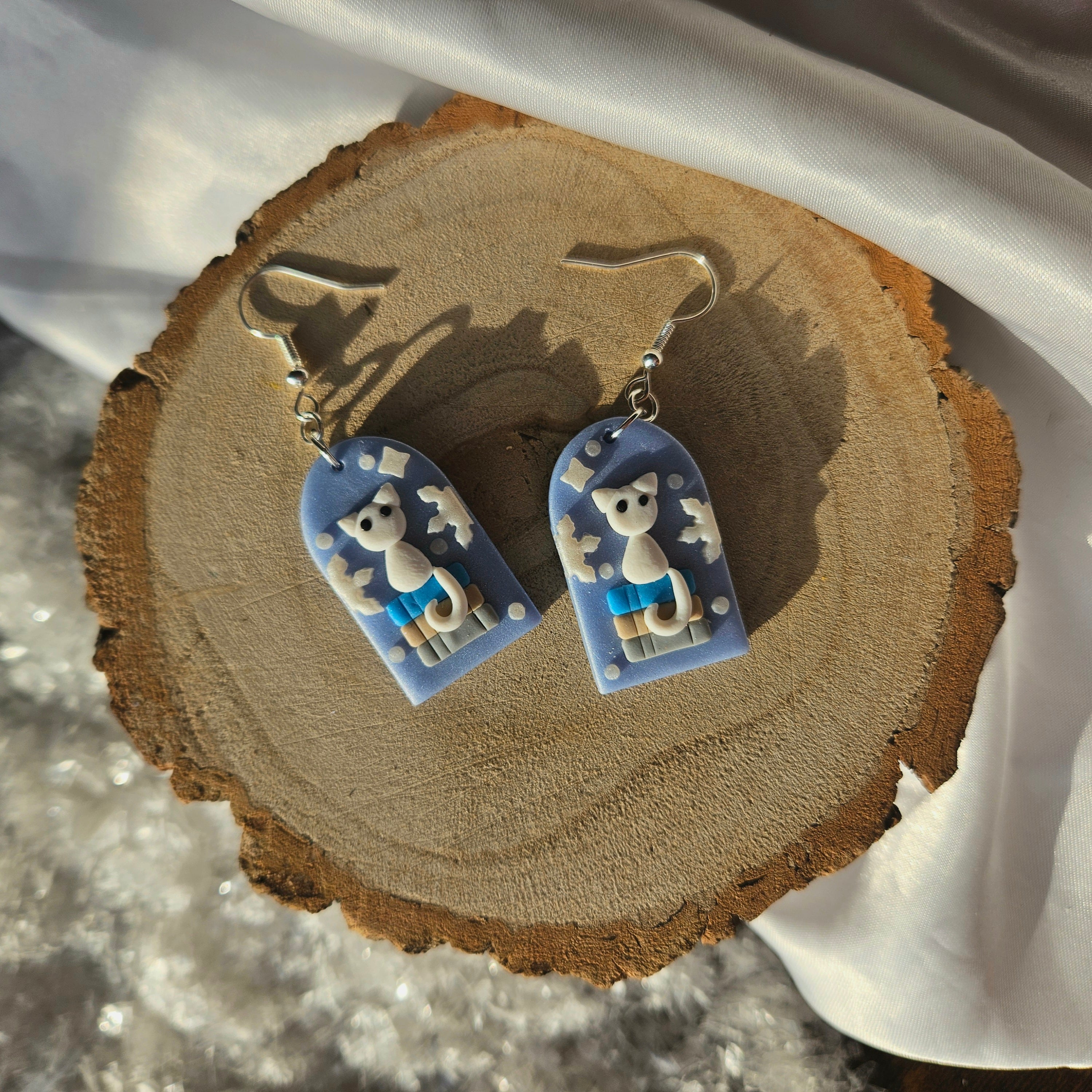 Winter Cat on Books Arches