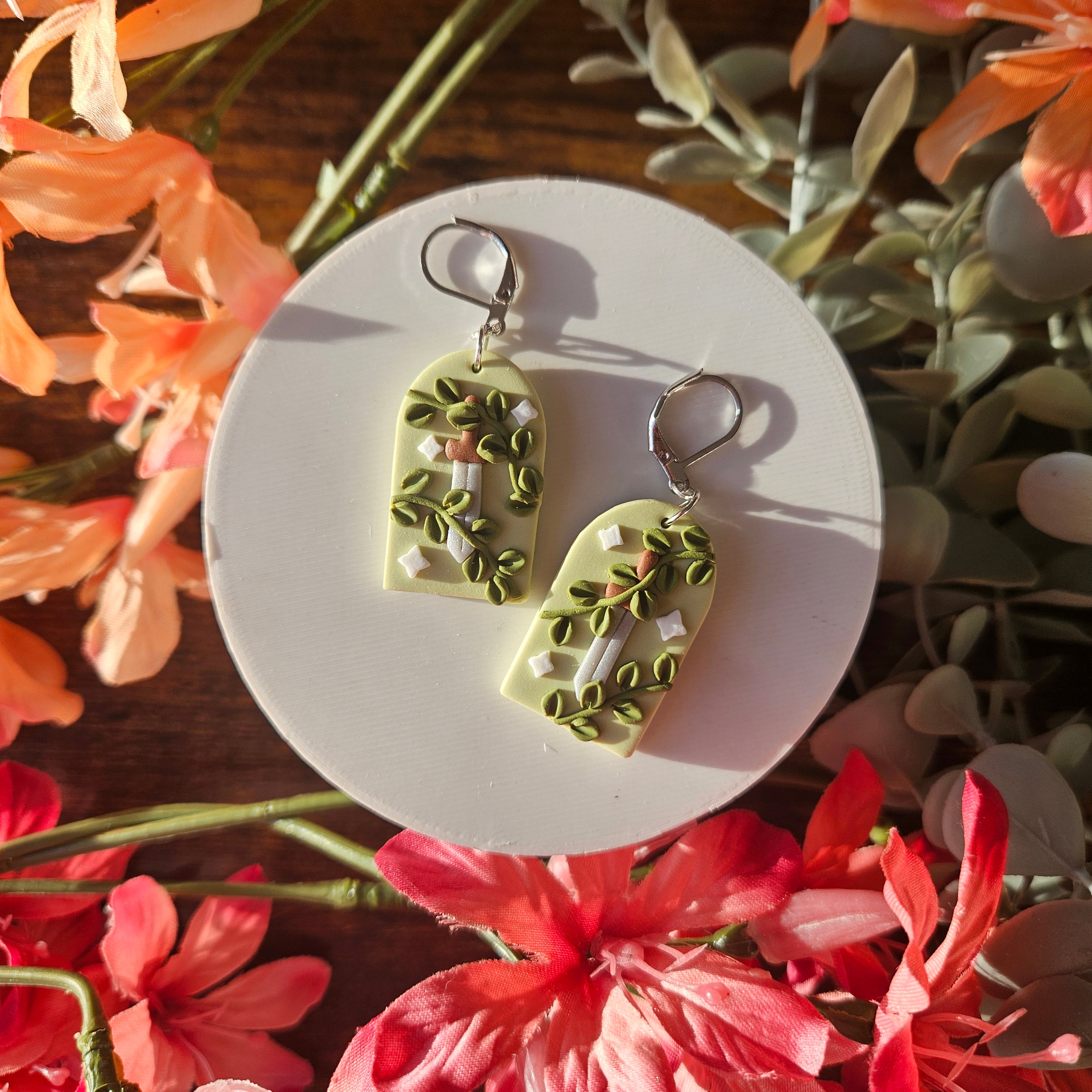 Leafy Green Sword Arches