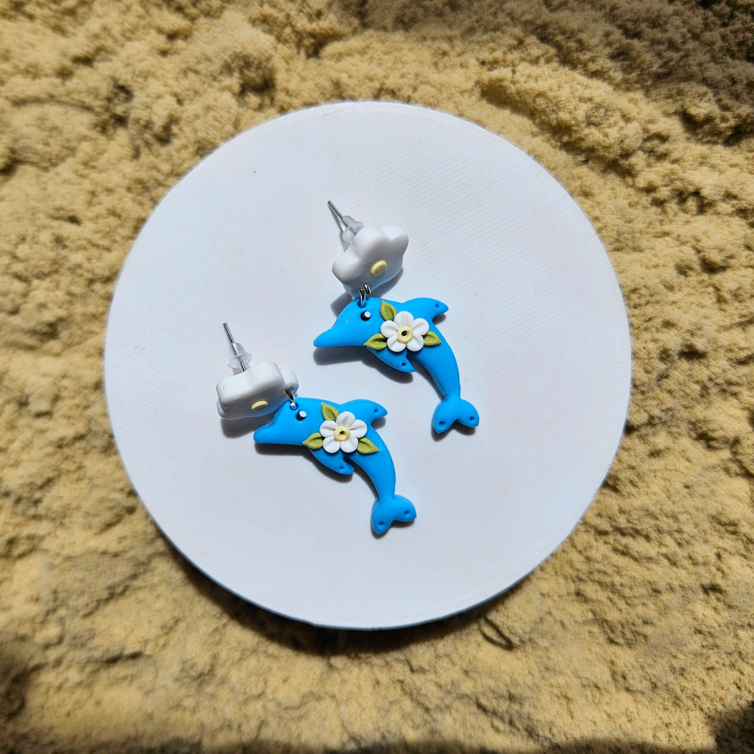 Summer Daisy Dolphin Stud