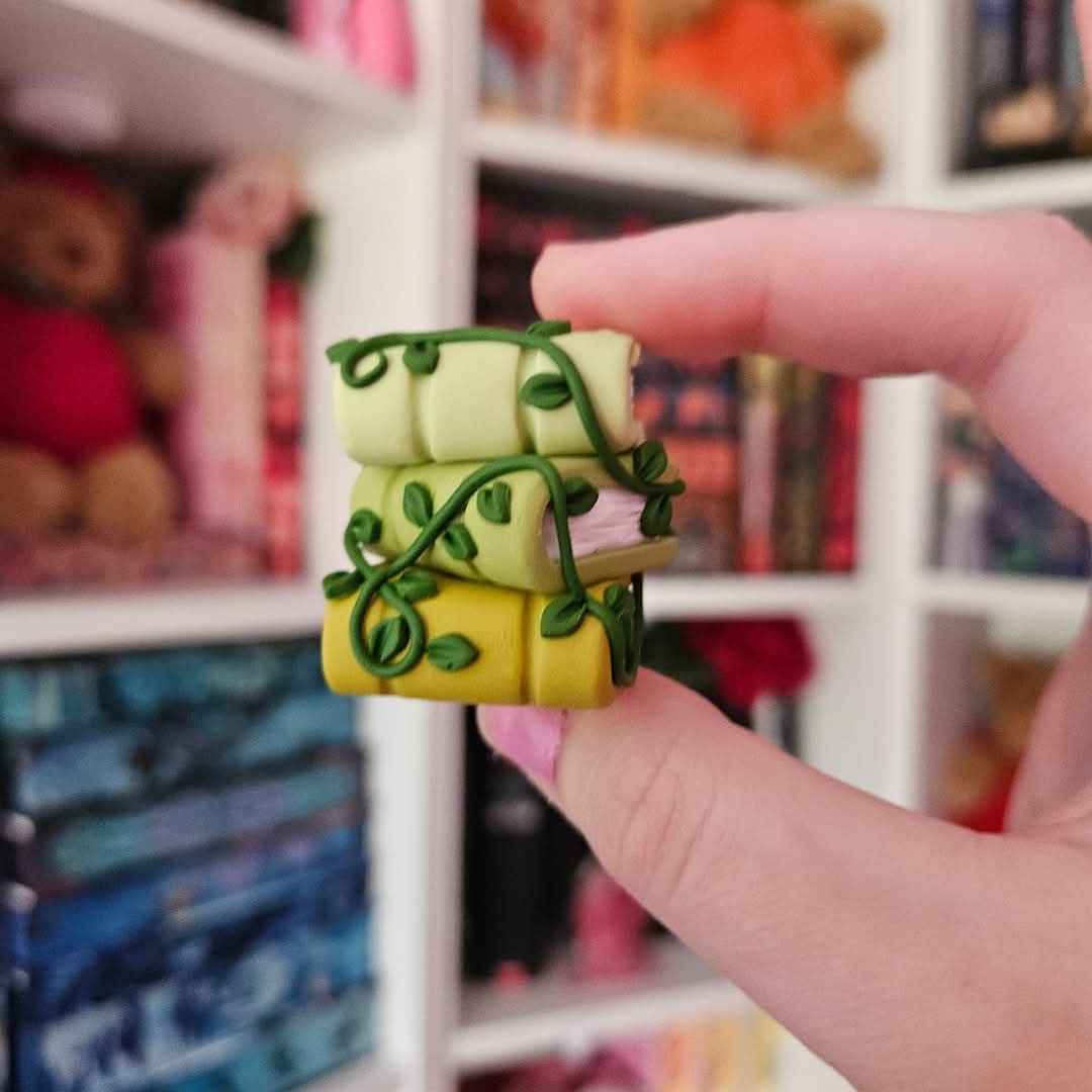 Leafy Green- Book stack/Photo Holder